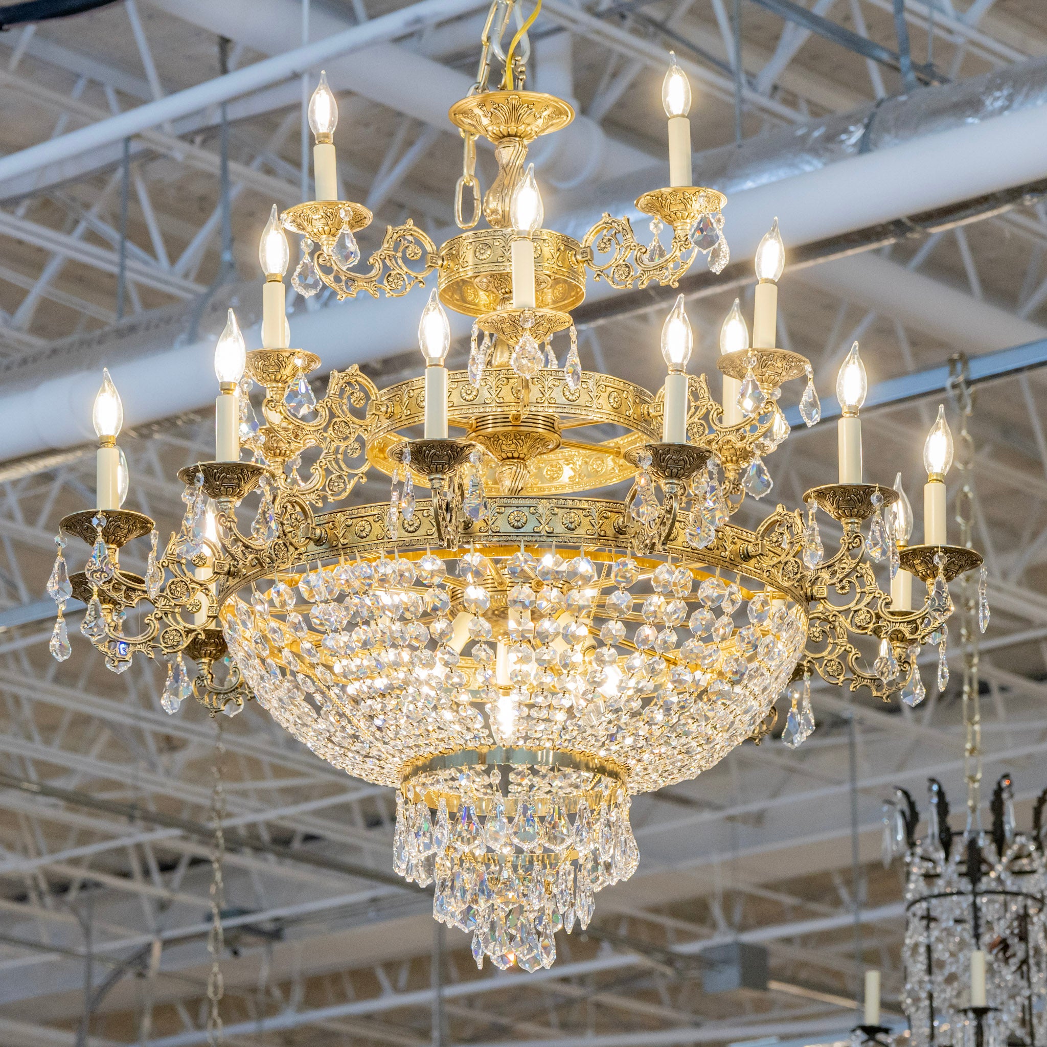 Lumière Brandy ブランデー　クリスタル French Basket Brass Chandelier – Beaded Crystal & Ornate Frame