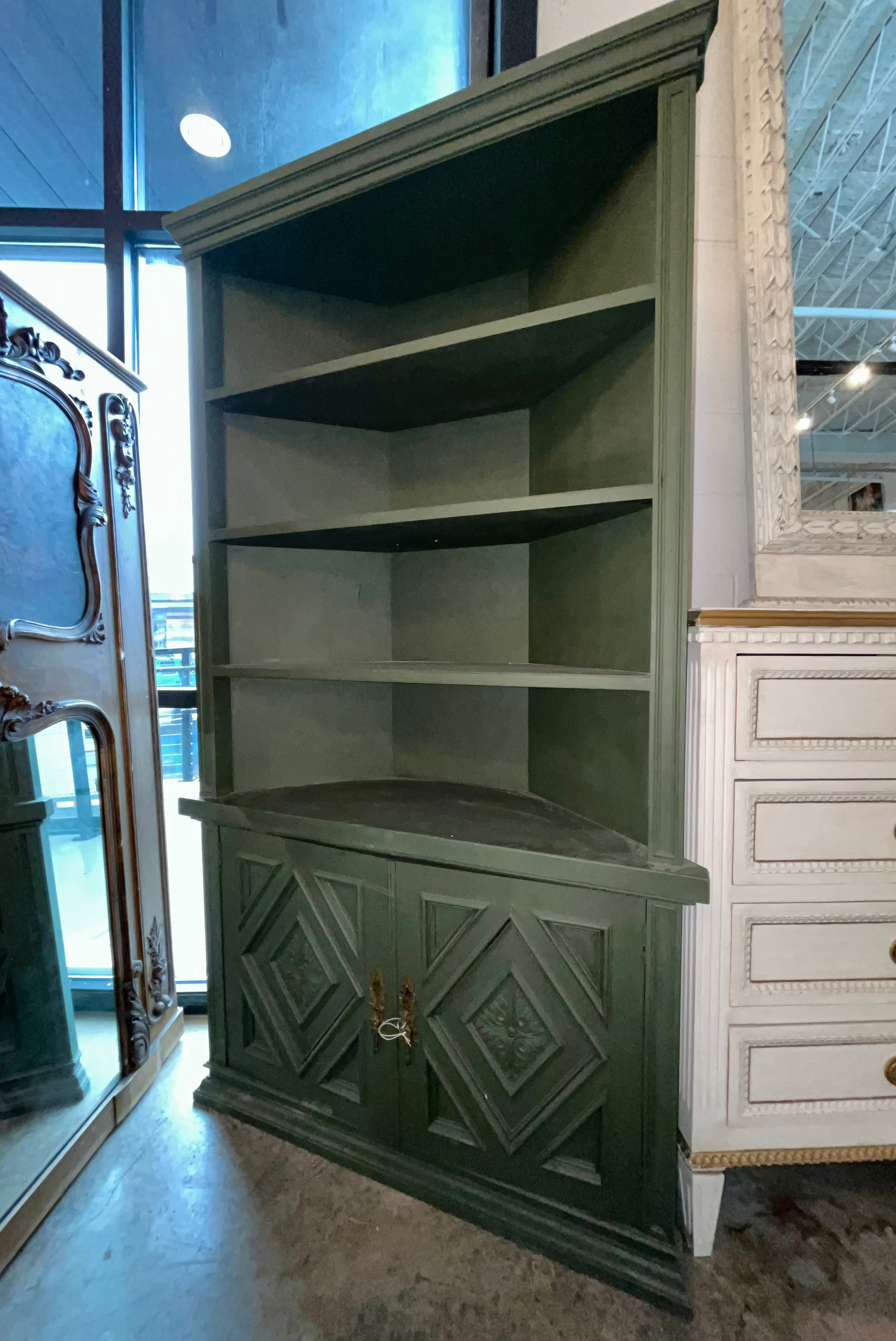 Antique Green Corner Le Chateau