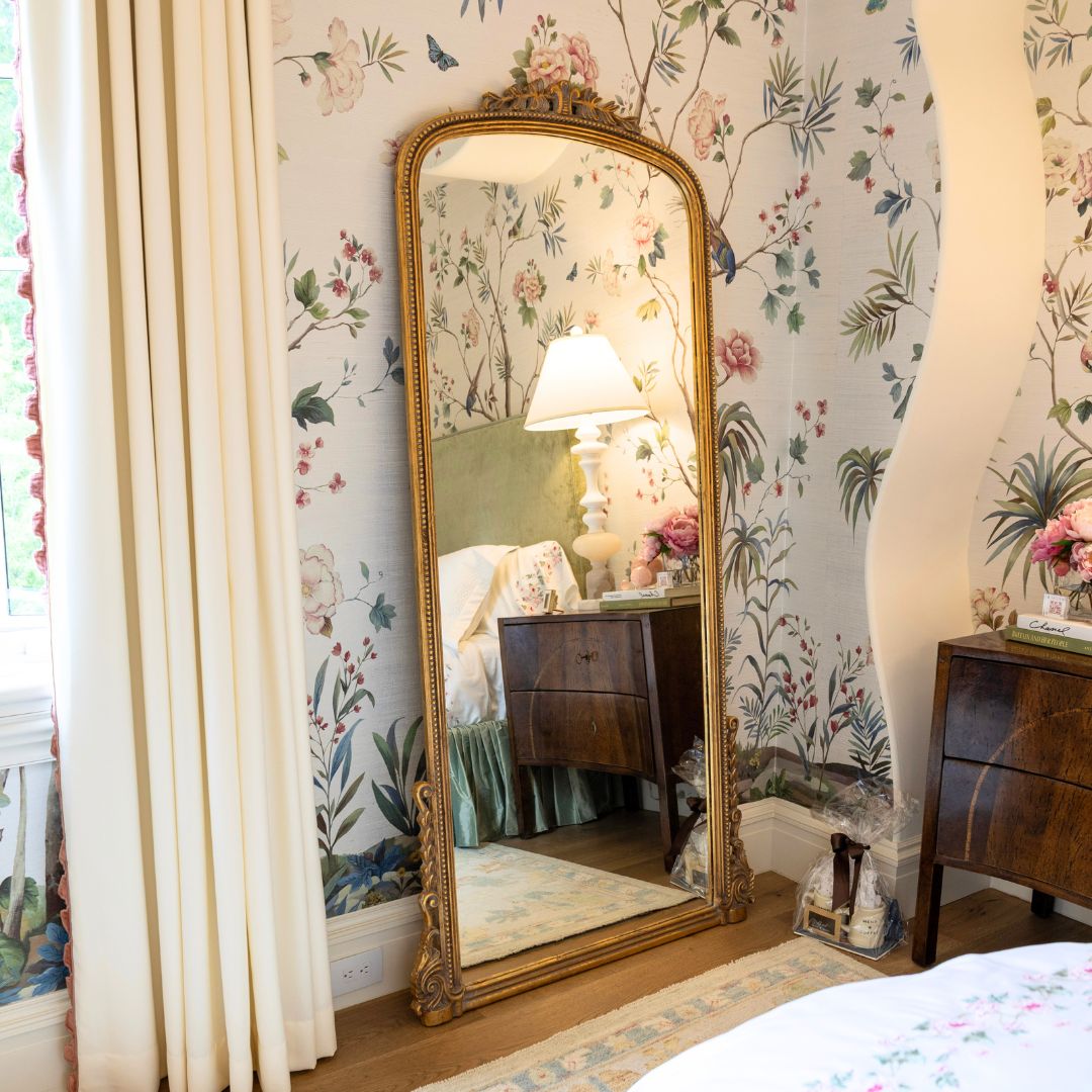 Mirrors & Decor – Le Chateau
