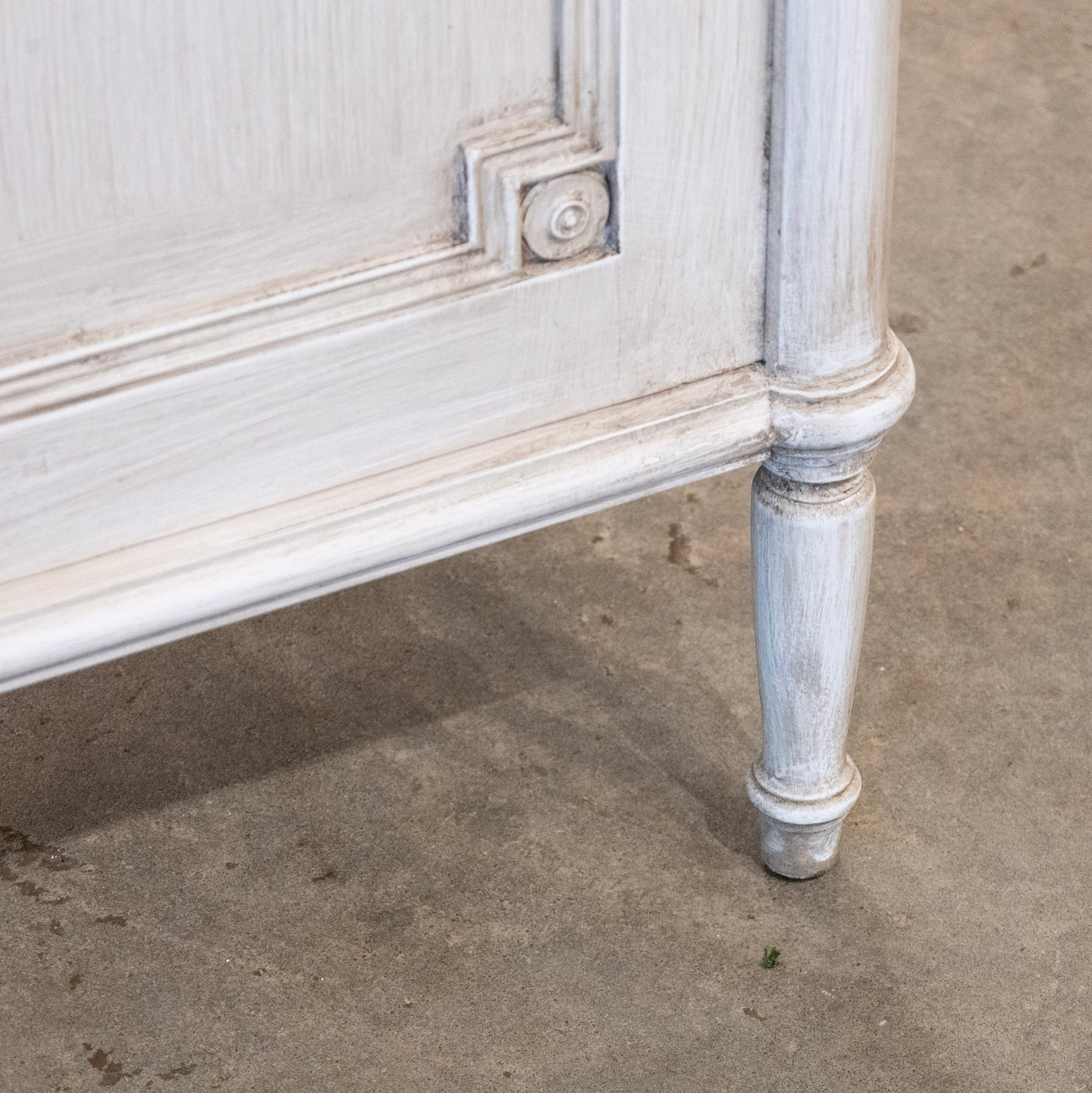 Swedish Sideboard in Antique White with Reeded Drawers & Cravings