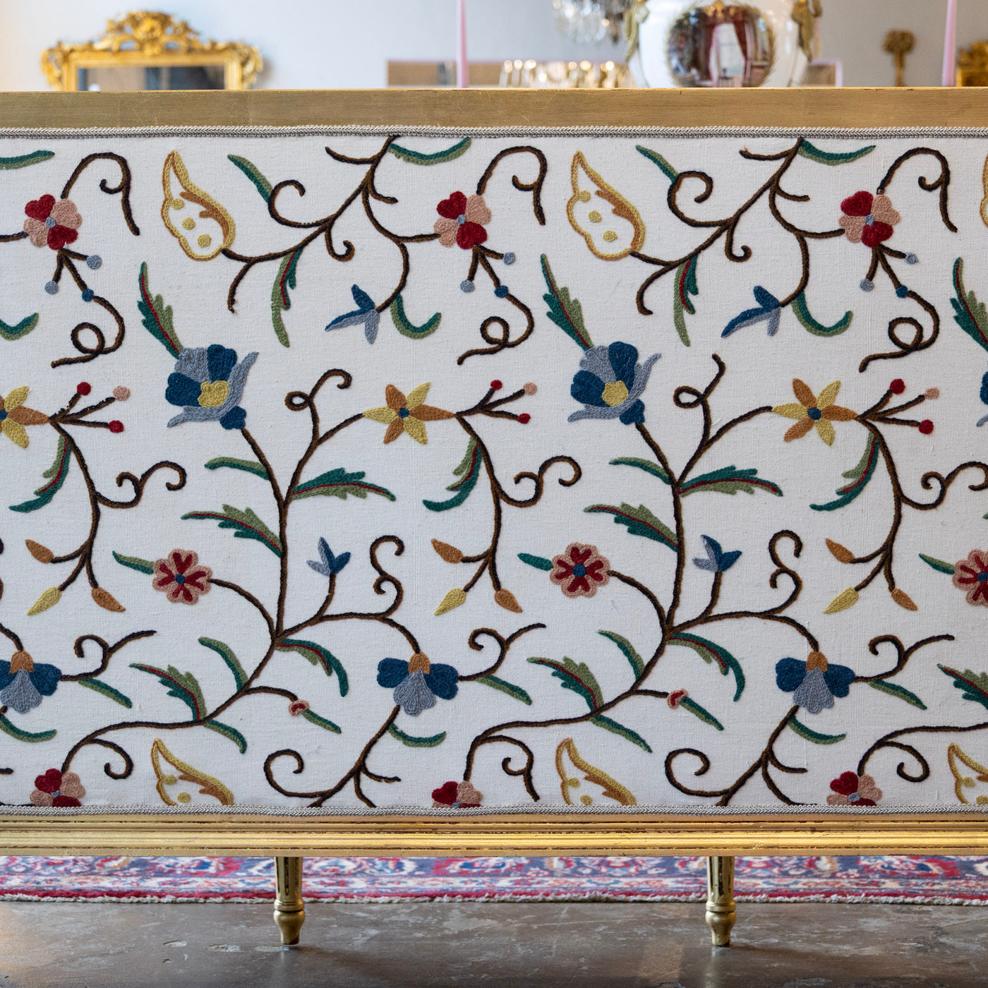 Louis XVI Gilded Settee – White Linen & Embroidered Floral Upholstery