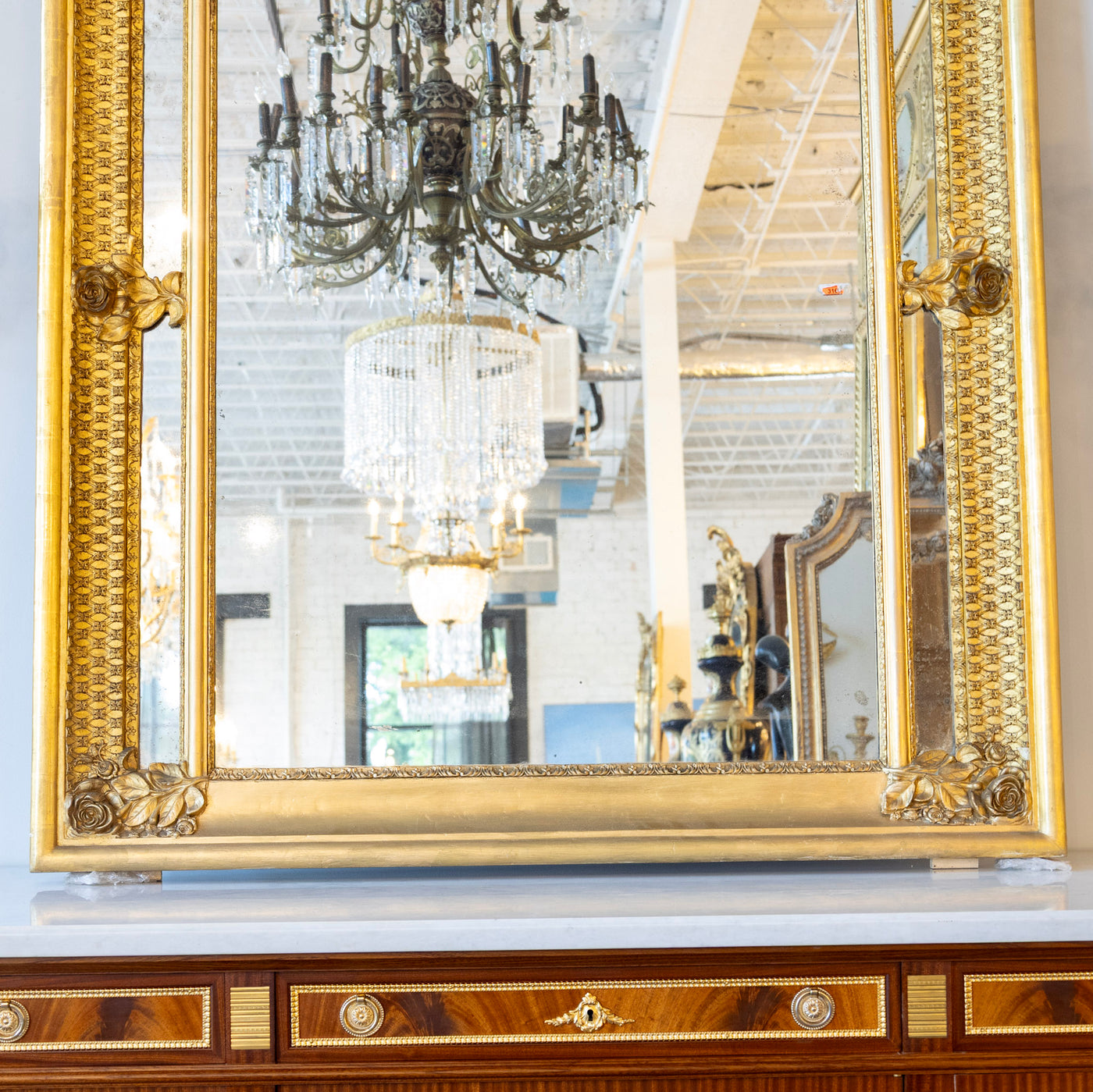 Louis XV Gilded Mirror – Ornate Carvings & Intricate Detailing