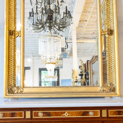 Louis XV Gilded Mirror – Ornate Carvings & Intricate Detailing