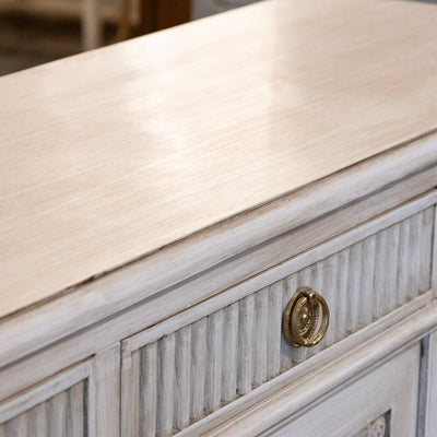 Swedish Sideboard in Antique White with Reeded Drawers & Cravings