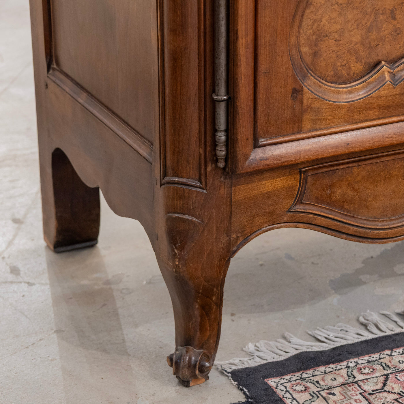 Louis XV Burl Wood Sideboard – Floral Hand-Carvings