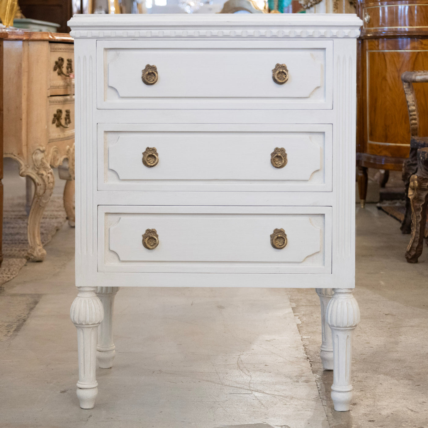 Swedish 3-Drawer Nightstand – Rounded Trim & Ballerina Legs