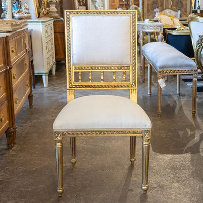 Louis XVI Gilded Dining Chair – Carved Frame & White Silk-Weave Upholstery