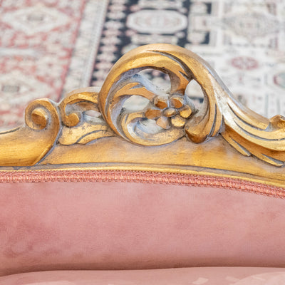 Louis XV Gilded Carved Chaise Lounge – Pink Velvet Upholstery