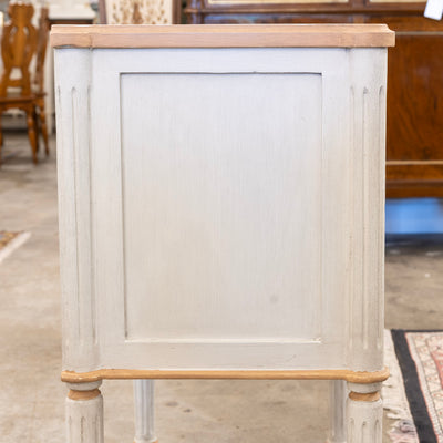 Swedish 2-Drawer Nightstand – Reeded Carved Block With Peach Trim