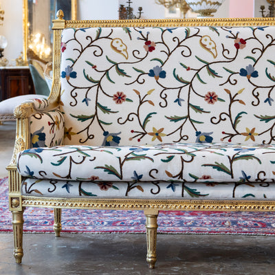 Louis XVI Gilded Settee – White Linen & Embroidered Floral Upholstery