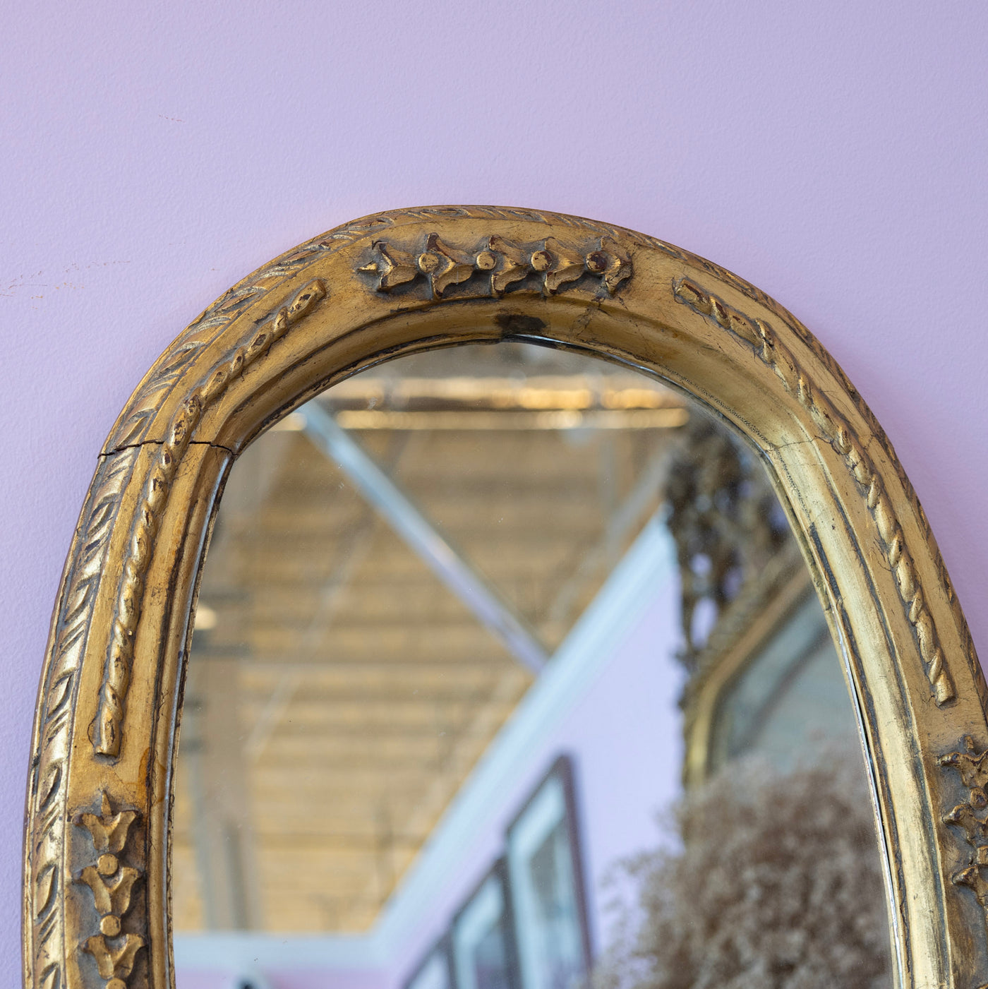 Gilded Oval Mirror – Carved Detailing