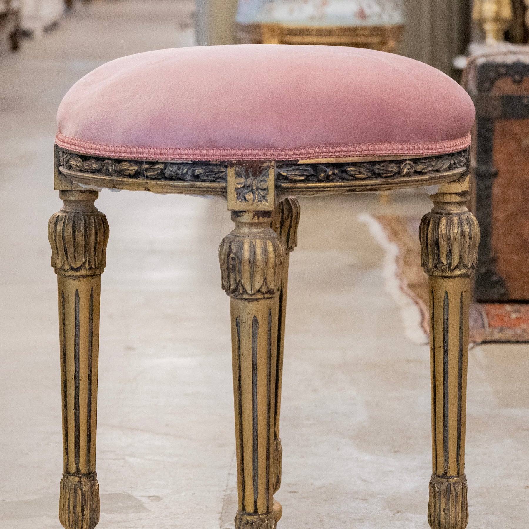 Louis XVI Round Gilded Stool – Pink Velvet Upholstery – Le Chateau