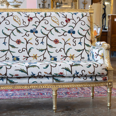 Louis XVI Gilded Settee – White Linen & Embroidered Floral Upholstery