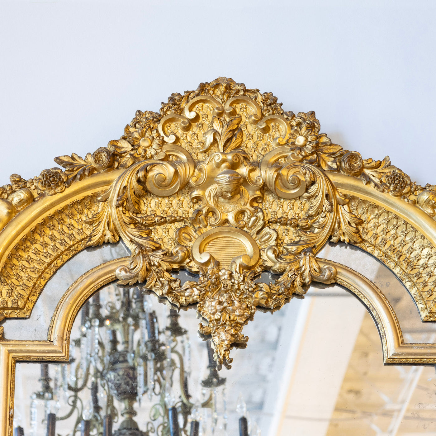 Louis XV Gilded Mirror – Ornate Carvings & Intricate Detailing