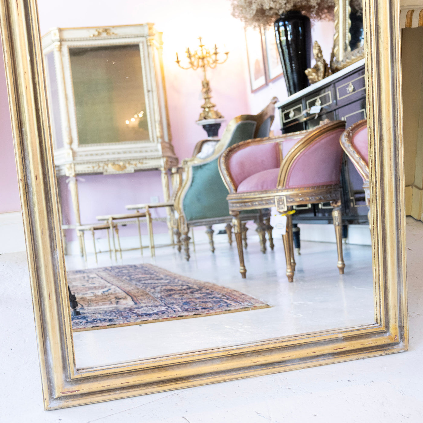Louis XVI Rounded Gilded Mirror – Shell Crest & Fluted Trim