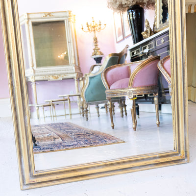 Louis XVI Rounded Gilded Mirror – Shell Crest & Fluted Trim