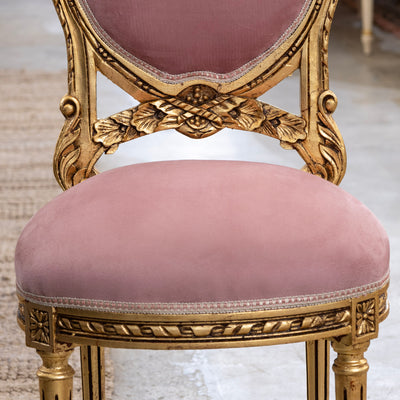 Louis XVI Accent Chair – Gilded Carvings & Pink Velvet