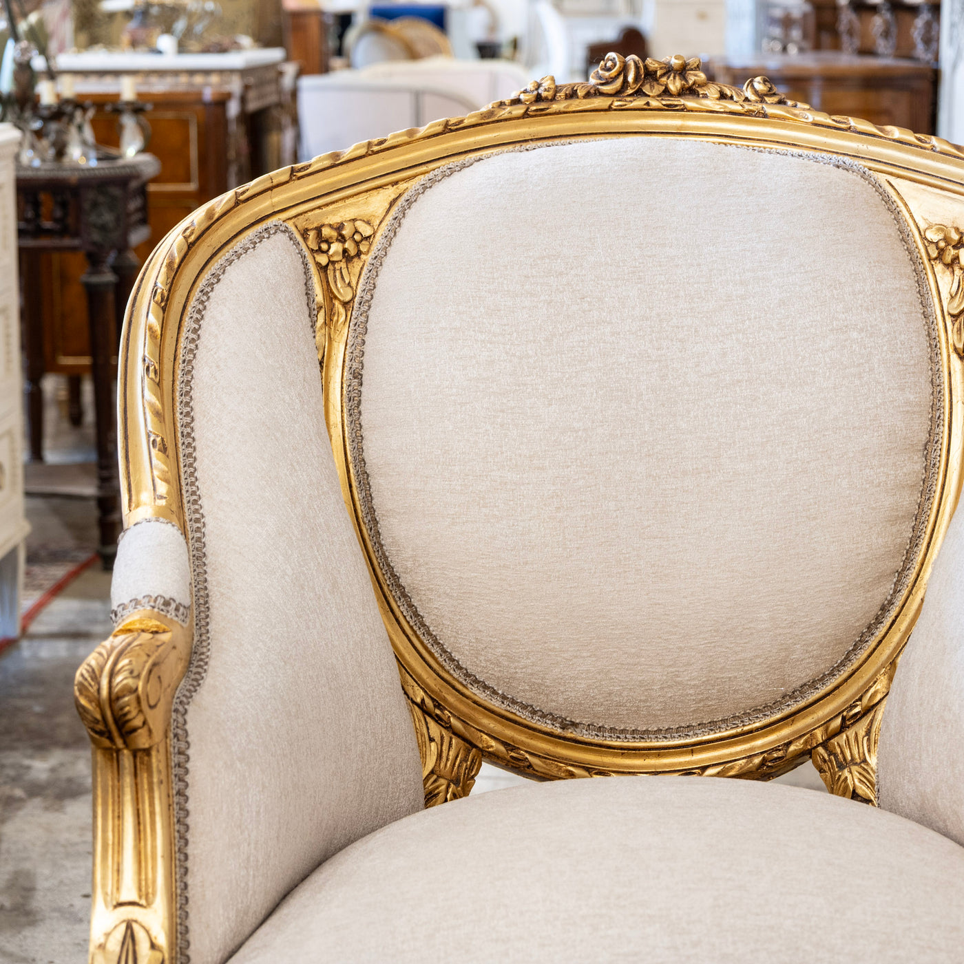 Louis XVI Gilded Round Bergère Chair – White Silk Weave Upholstery
