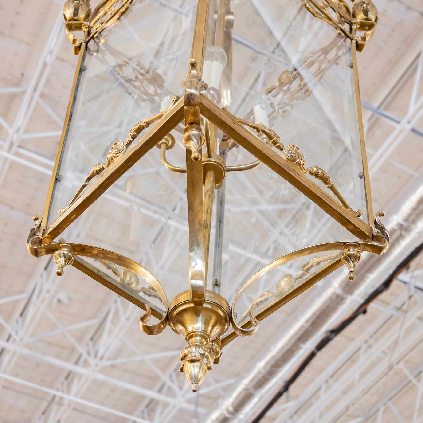 Si Shellcrest French Lantern Brass Chandelier – Etched Glass & Shell Crest – Le Chateau