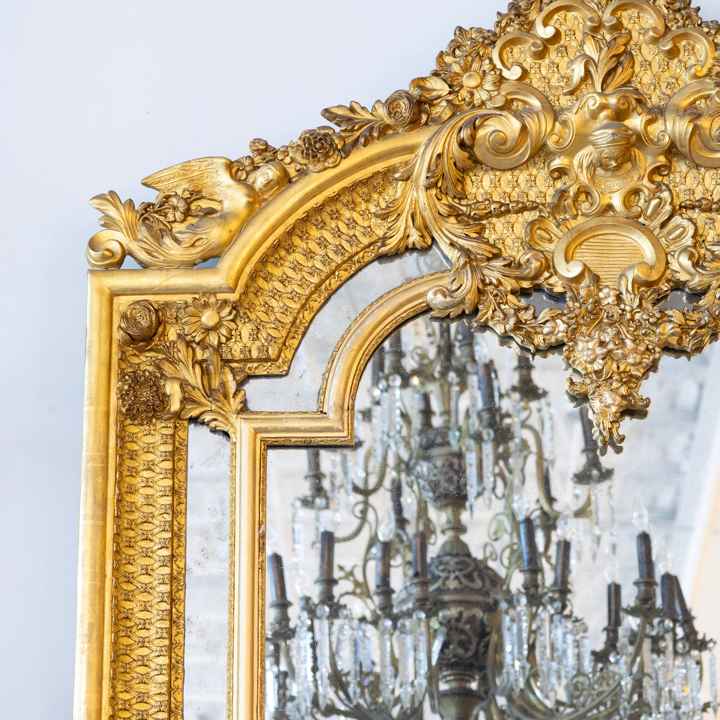 Louis XV Gilded Mirror – Ornate Carvings & Intricate Detailing