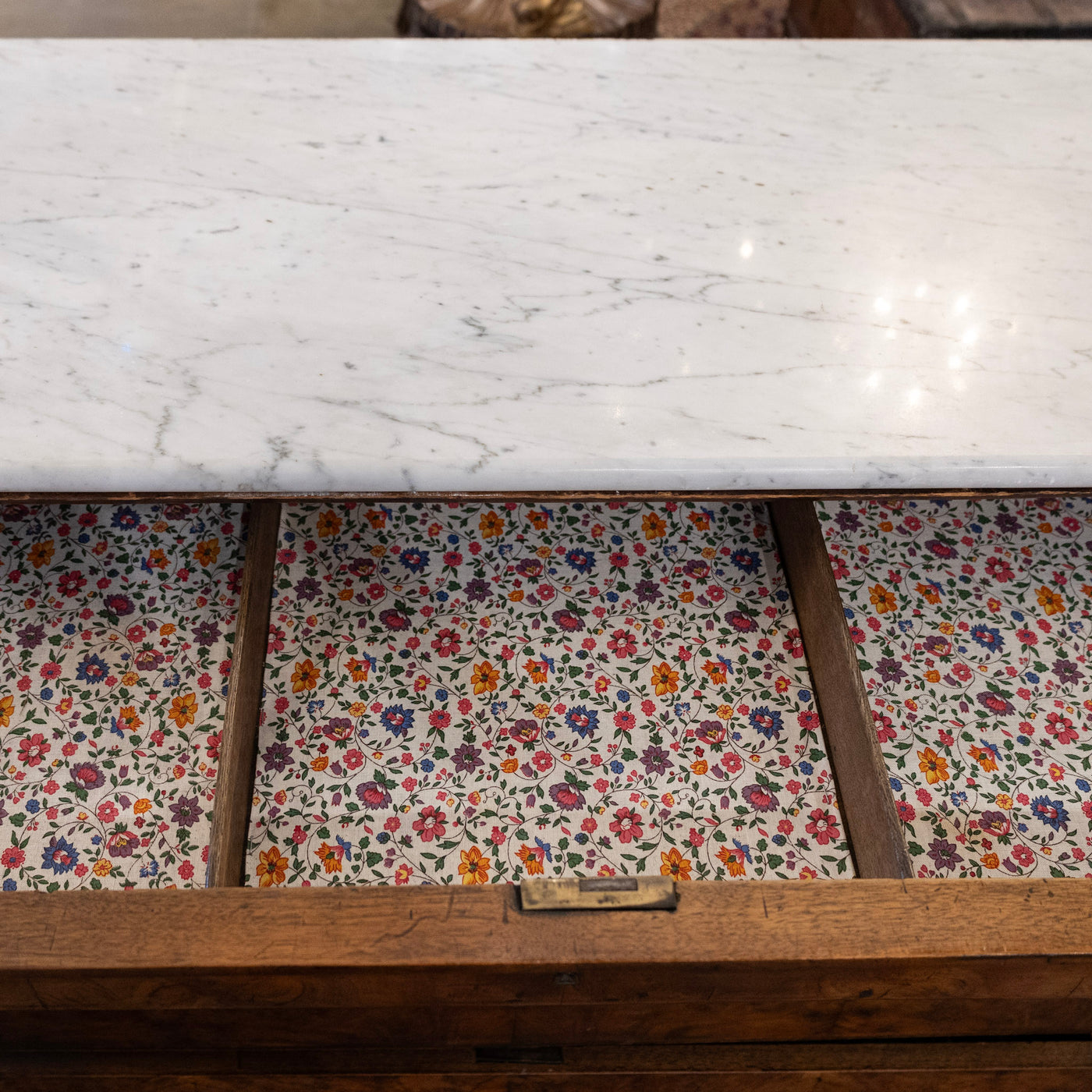 Louis Philippe Burl Wood Chest – White Marble Top & Floral-Lined Drawers