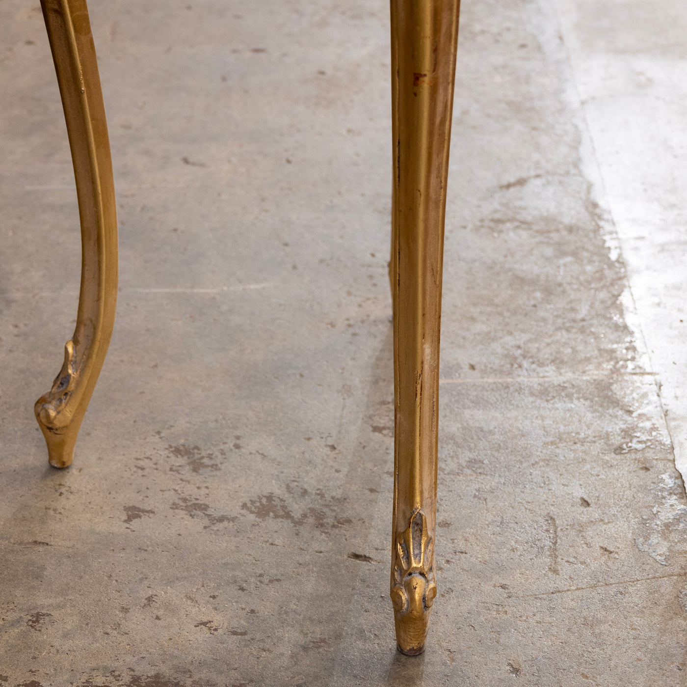 Louis XV Gilded Side Table – Carved Shell & White Marble Top
