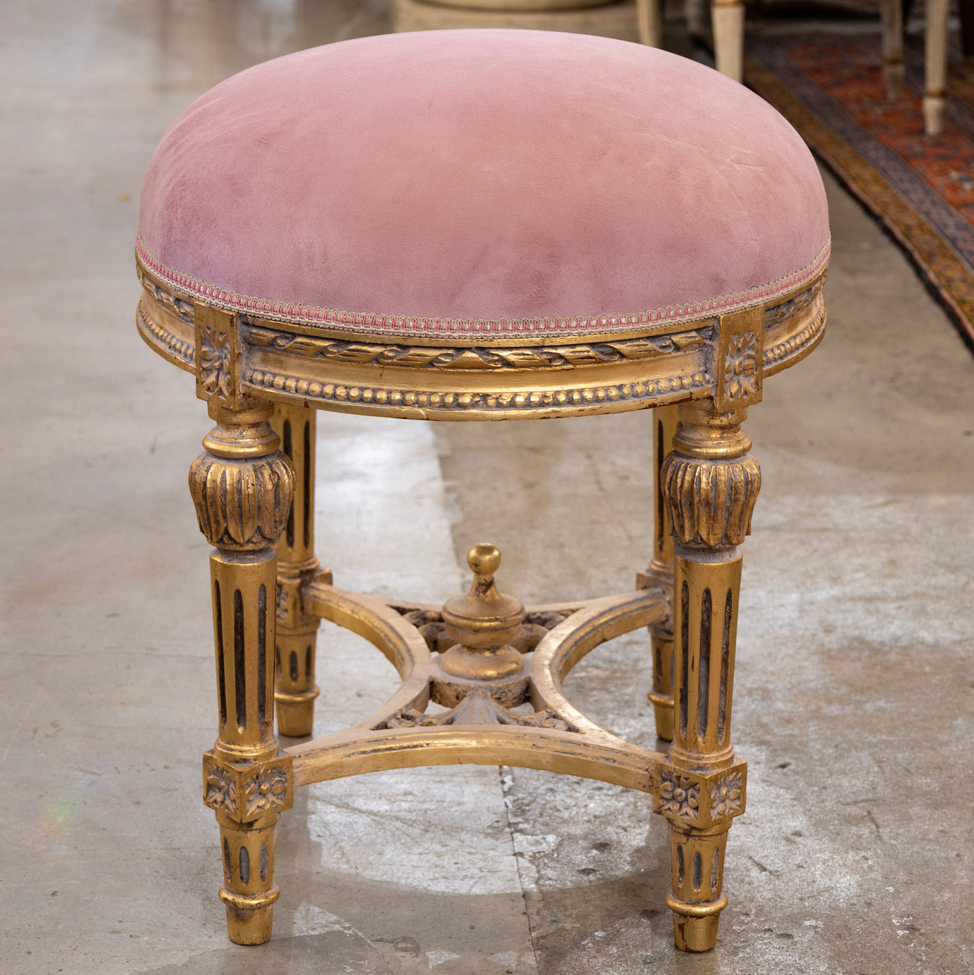 Louis XVI Gilded Round Stool – Pink Velvet Upholstery