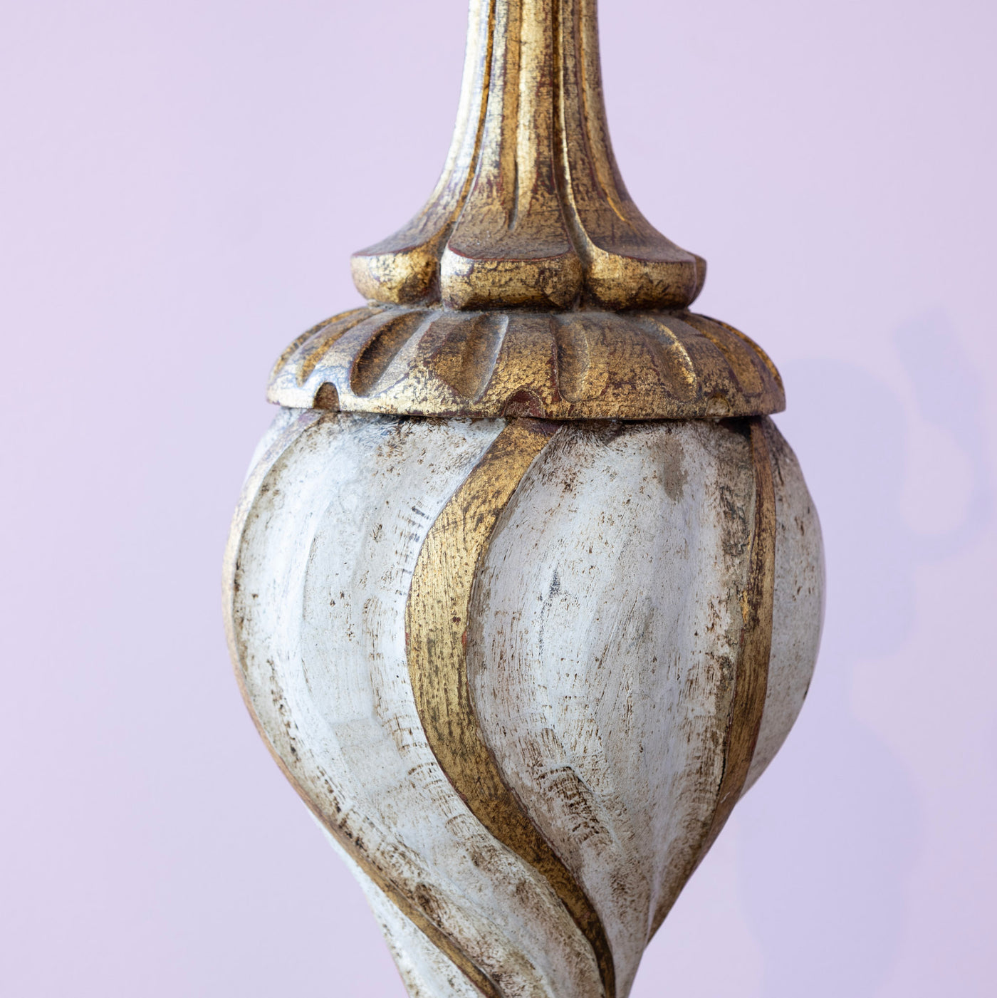 Italian Carved Wood Lamp – Hand-Painted Detailing