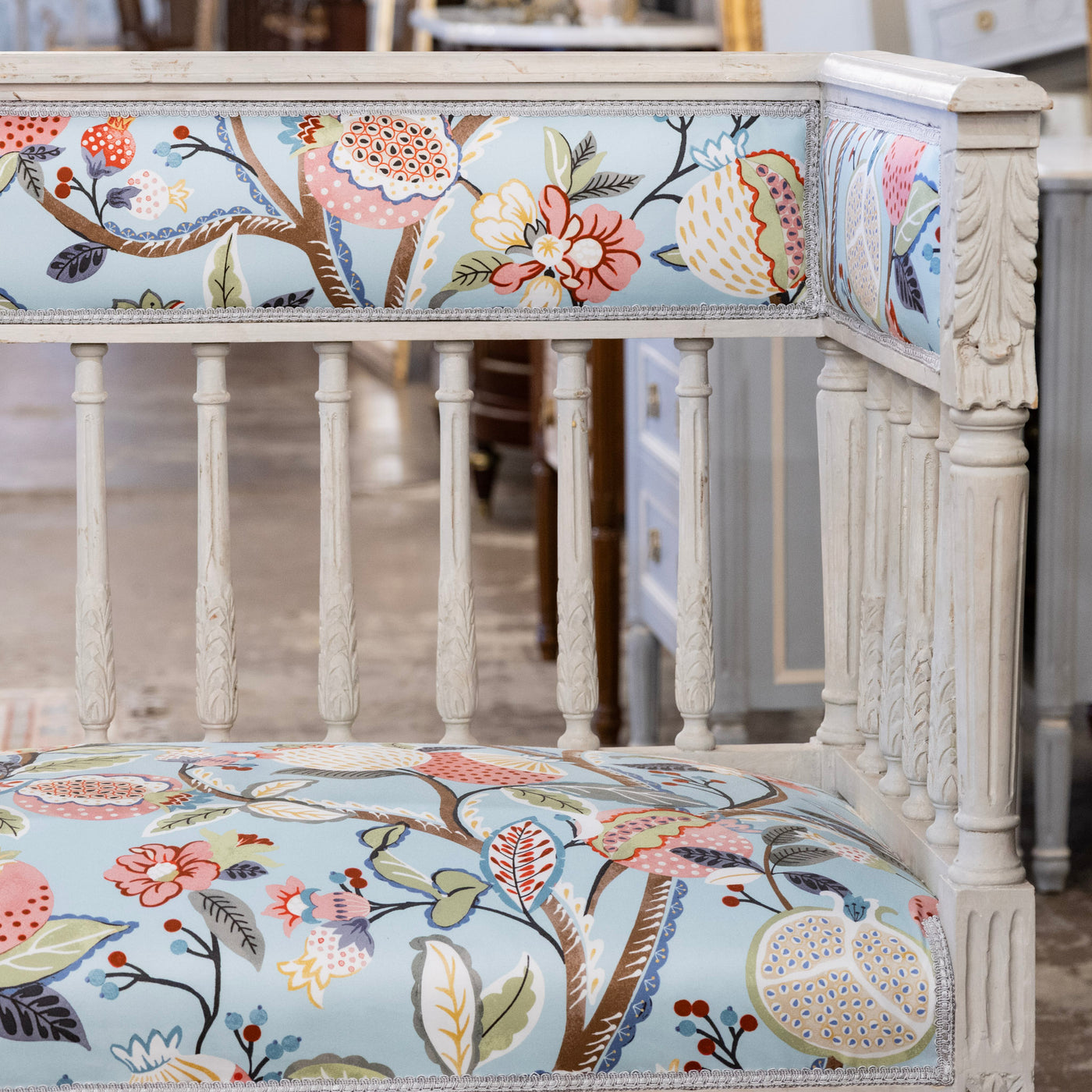 Swedish Painted Settee – Blue Botanical Print Upholstery