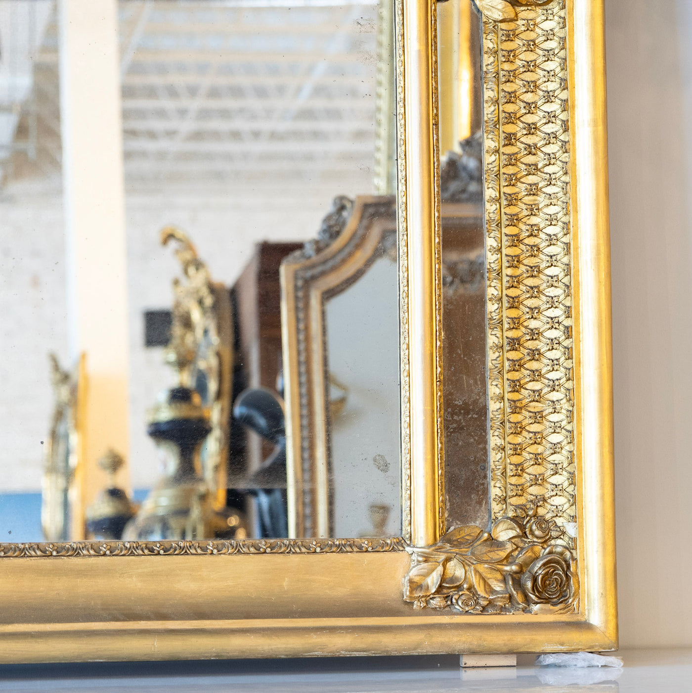 Louis XV Gilded Mirror – Ornate Carvings & Intricate Detailing