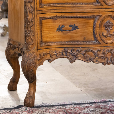 18th-century Louis XV Chest – Ornate Rocaille Carvings