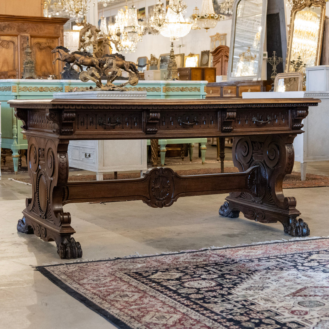 Desks – Le Chateau