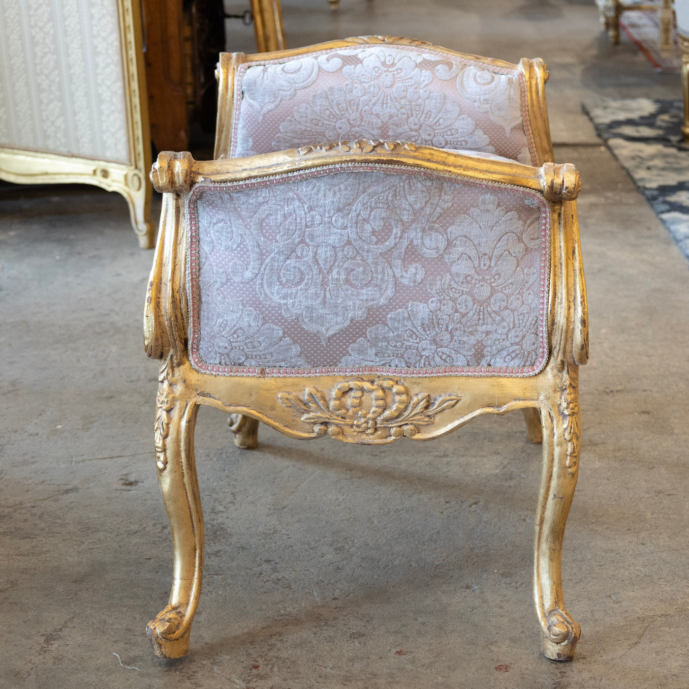 Louis XV Gilded Vanity Bench – Pink Damask Upholstery