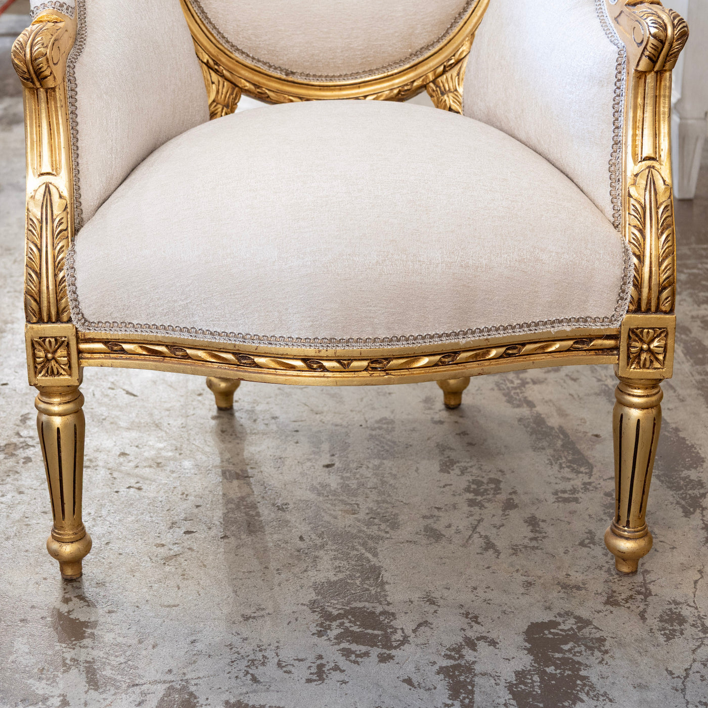 Louis XVI Gilded Round Bergère Chair – White Silk Weave Upholstery