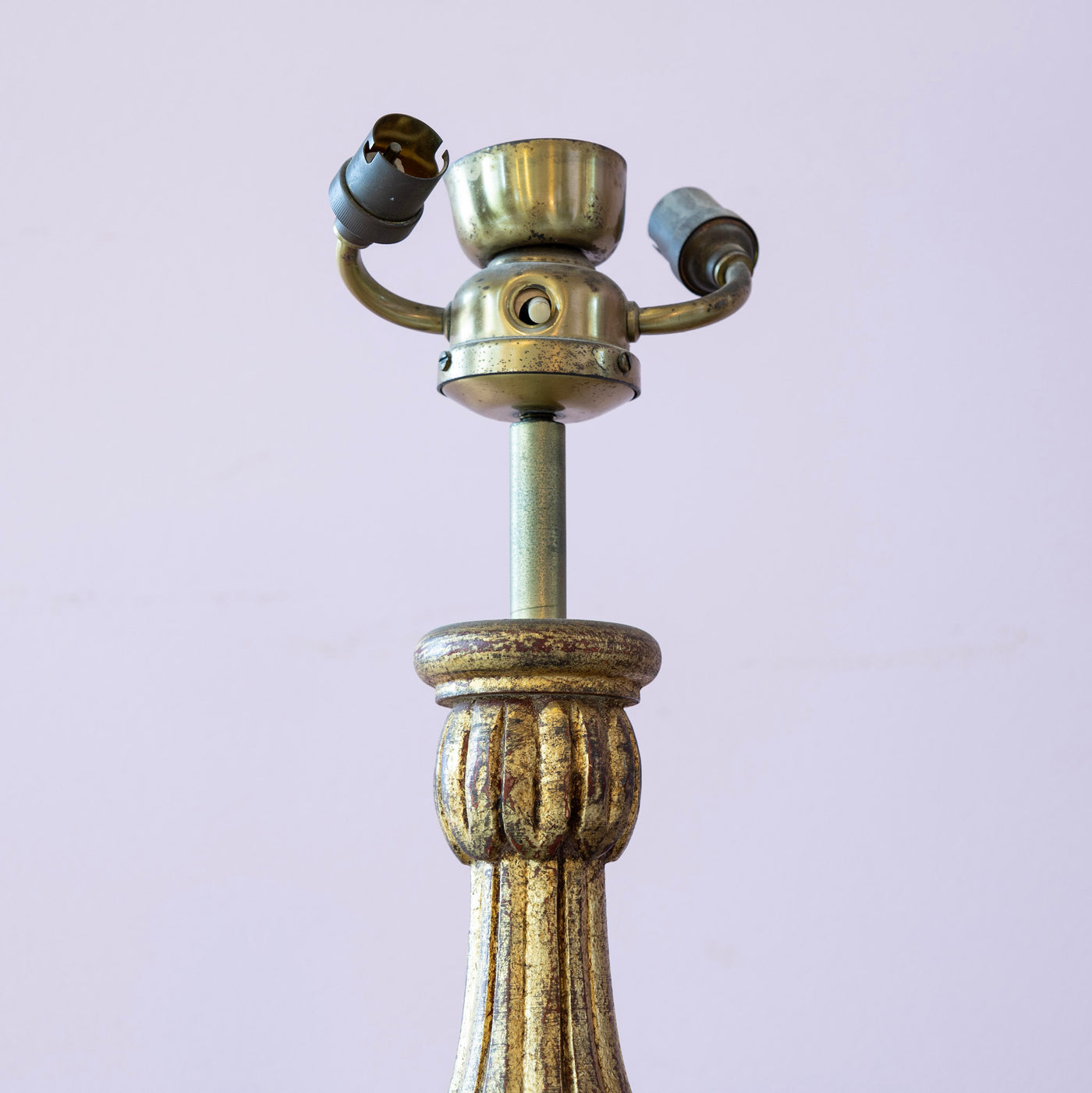 Italian Carved Wood Lamp – Hand-Painted Detailing