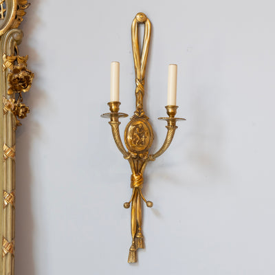 Pair of Louis XVI Gilded Wall Sconces – Ribbon Frame & Neoclassical Portrait