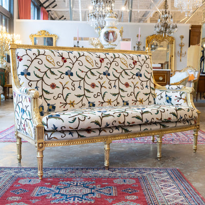 Louis XVI Gilded Settee – White Linen & Embroidered Floral Upholstery