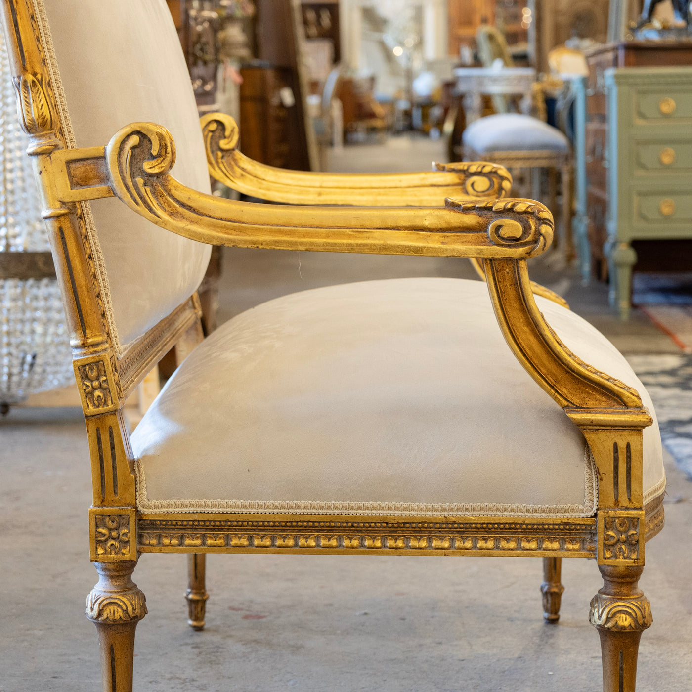 Louis XVI Gilded Loveseat Sofa – Two-Tone Carved Frame & Soft Grey Velvet Upholstery