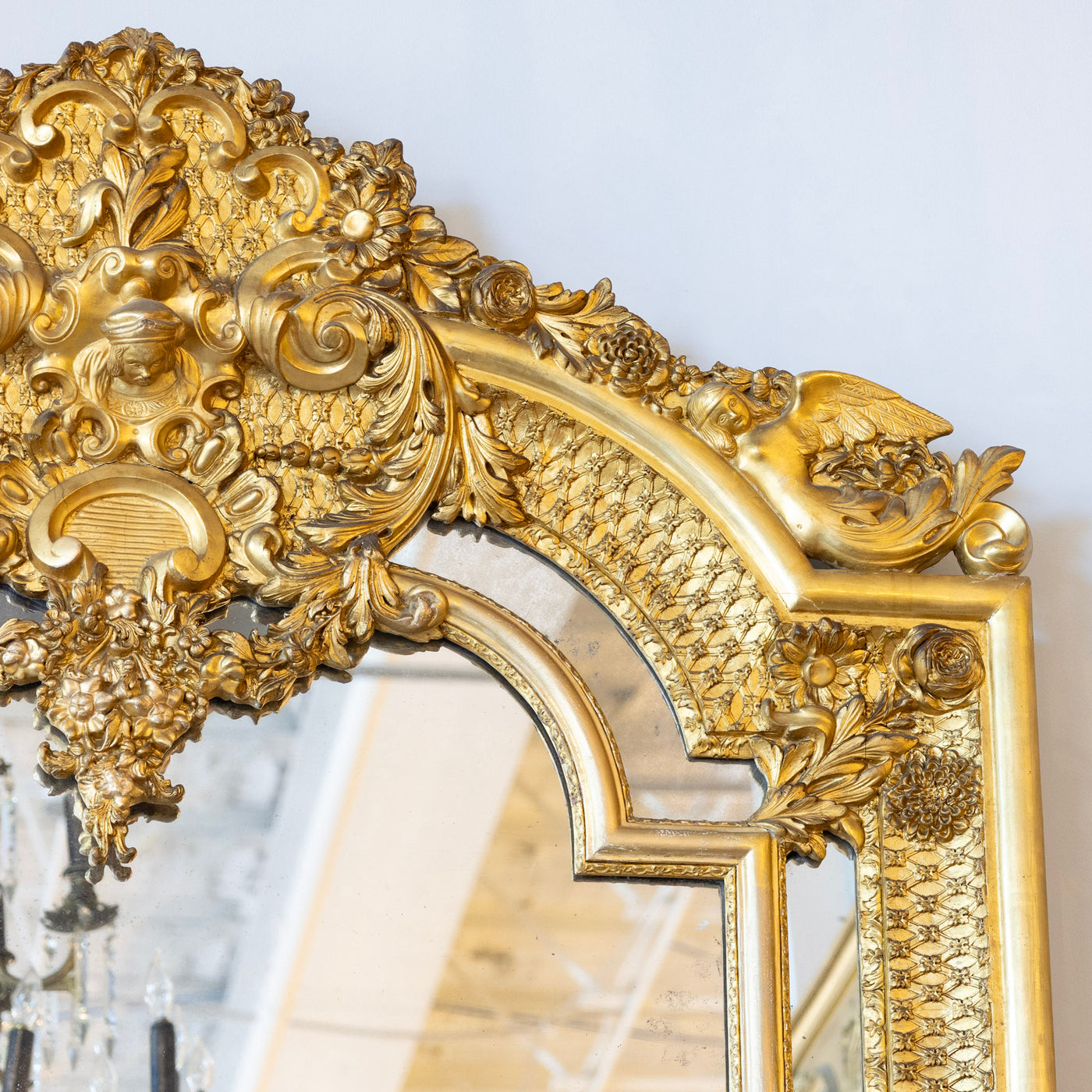 Louis XV Gilded Mirror – Ornate Carvings & Intricate Detailing