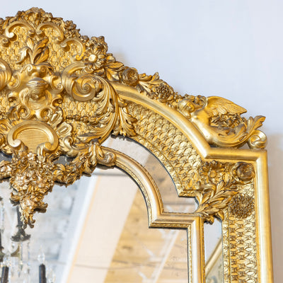 Louis XV Gilded Mirror – Ornate Carvings & Intricate Detailing
