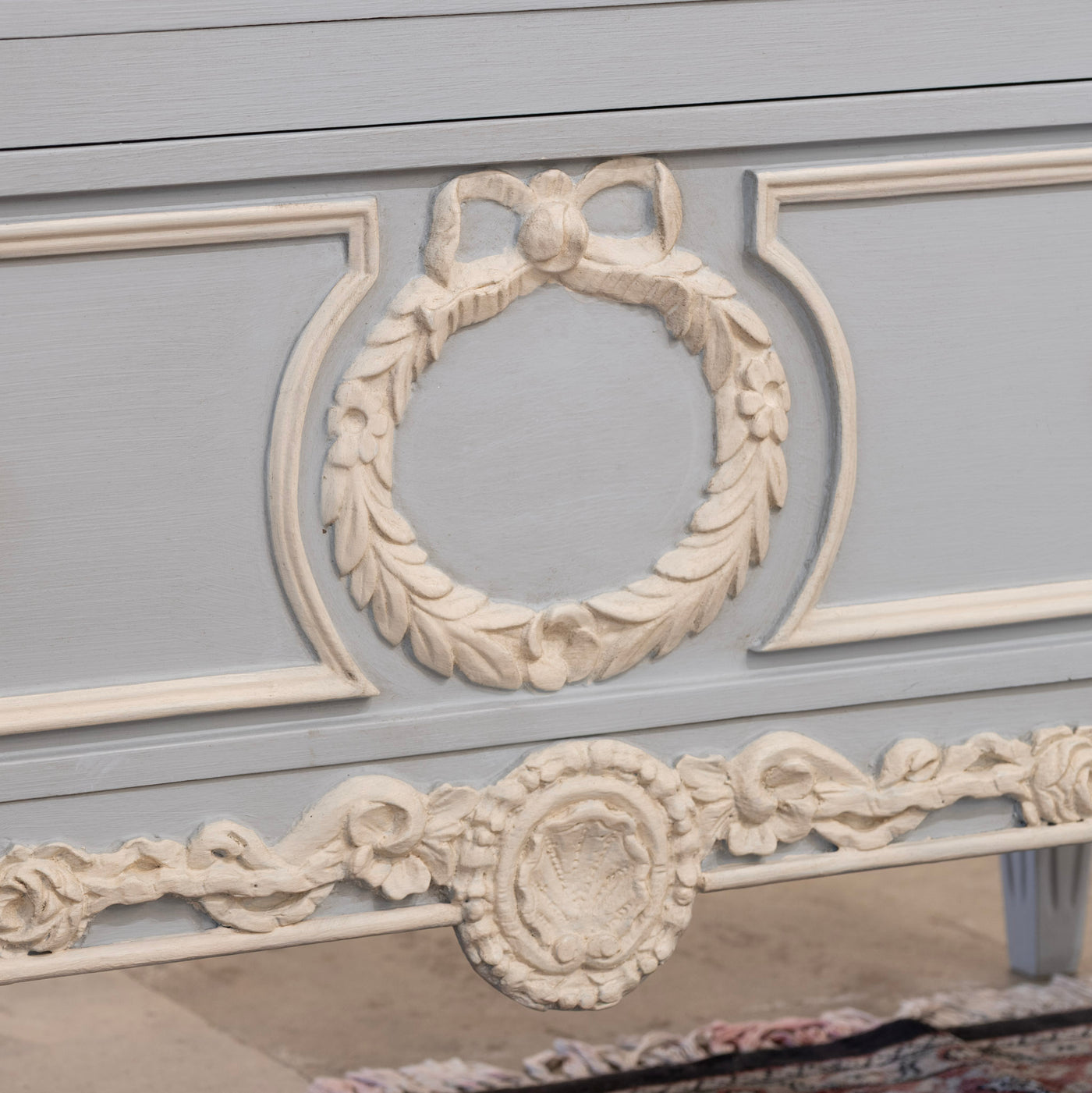 Swedish 2-Drawer Chest – White Trim with Wreath & Shell Cravings in Blue
