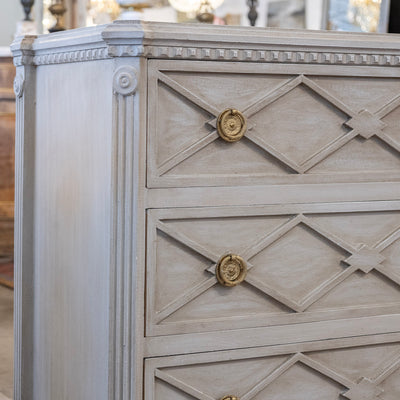 Swedish 3-Drawer Nightstand – Open Diamond Trim in Distressed Grey