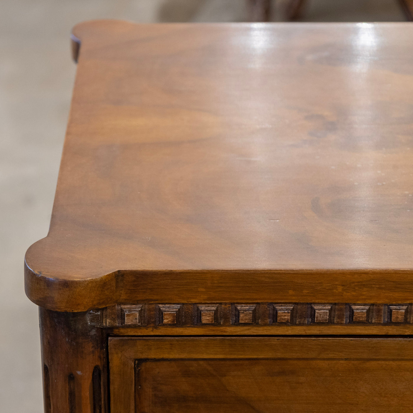 Louis XVI Burl Wood Nightstand – Leaf Brass Pulls