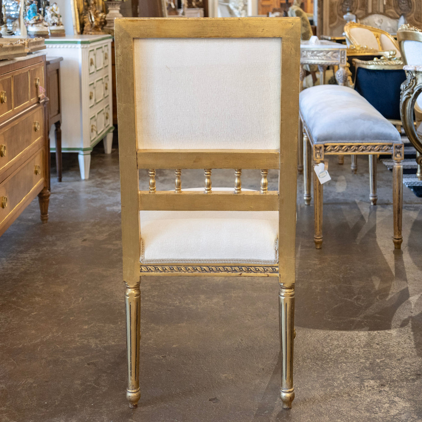 Louis XVI Gilded Dining Chair – Carved Frame & White Silk-Weave Upholstery