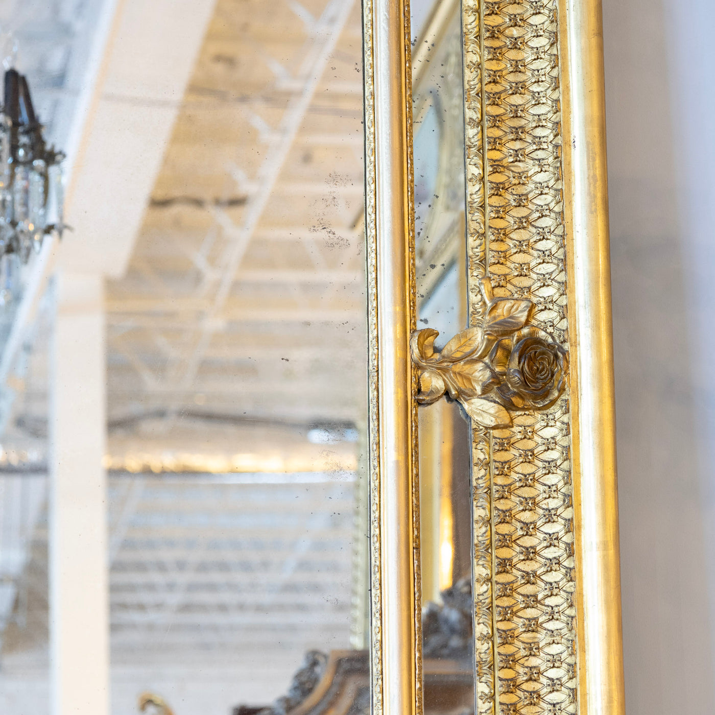 Louis XV Gilded Mirror – Ornate Carvings & Intricate Detailing