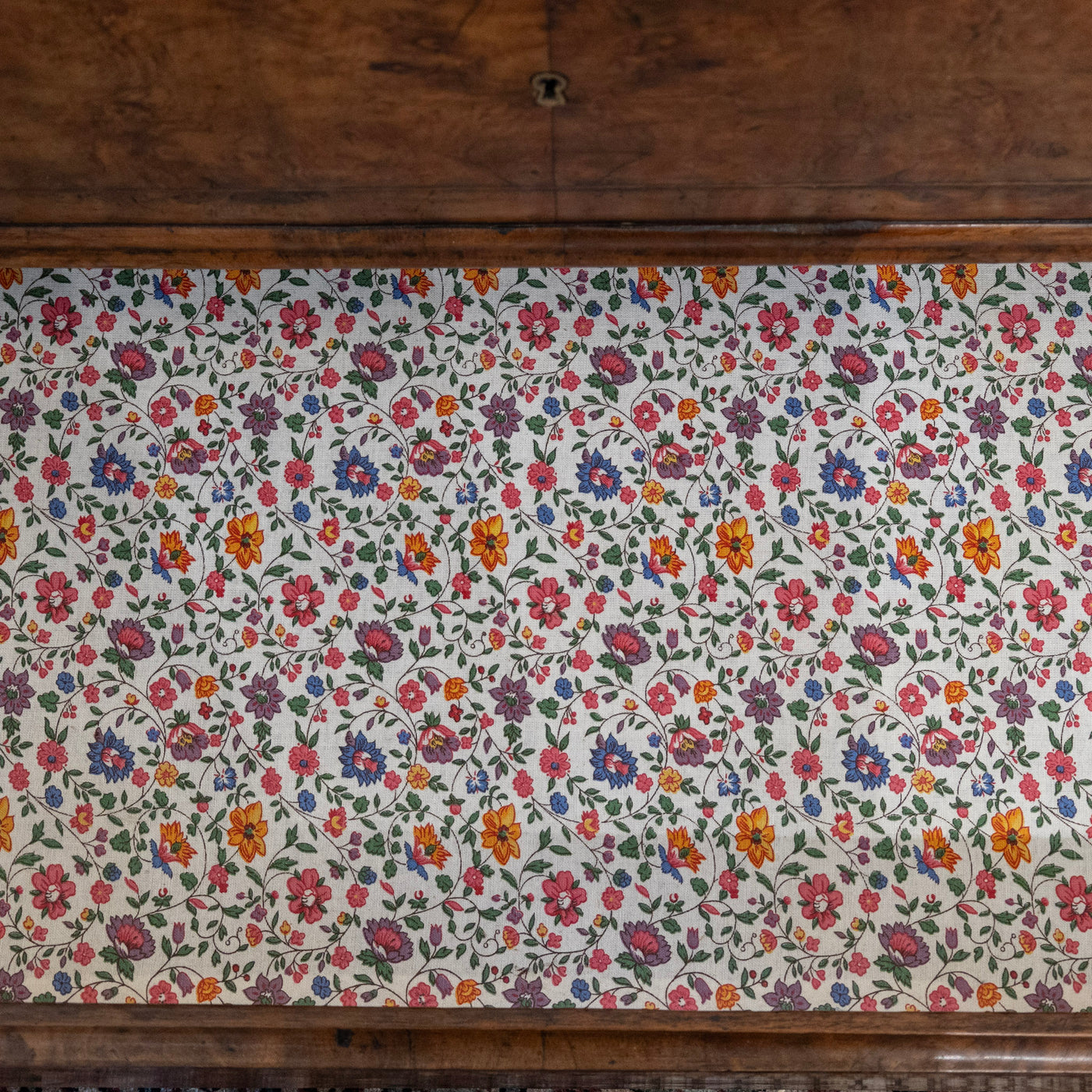 Louis Philippe Burl Wood Chest – White Marble Top & Floral-Lined Drawers