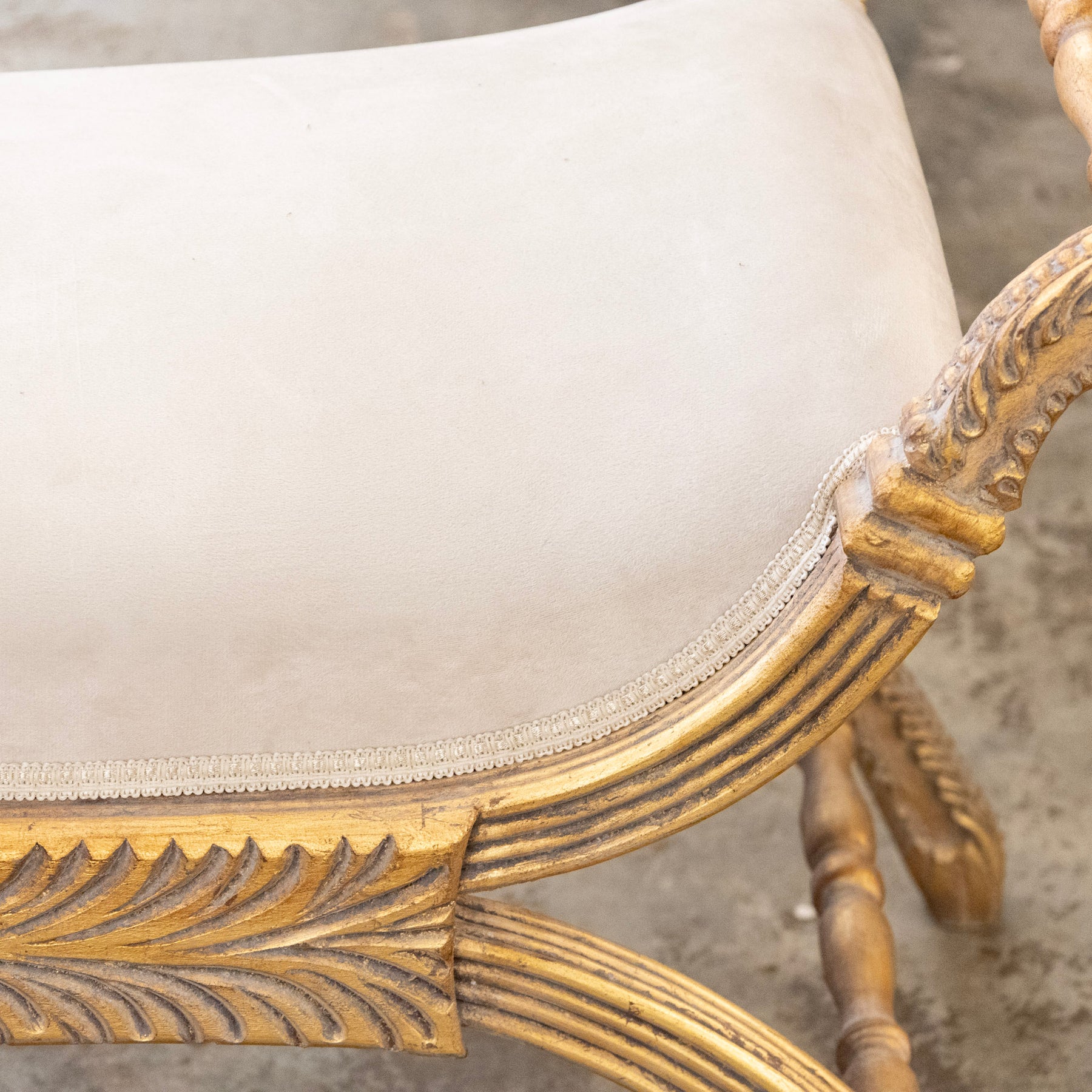 Boudoir Bench – Gilded Carvings & White Velvet Upholstery – Le Chateau