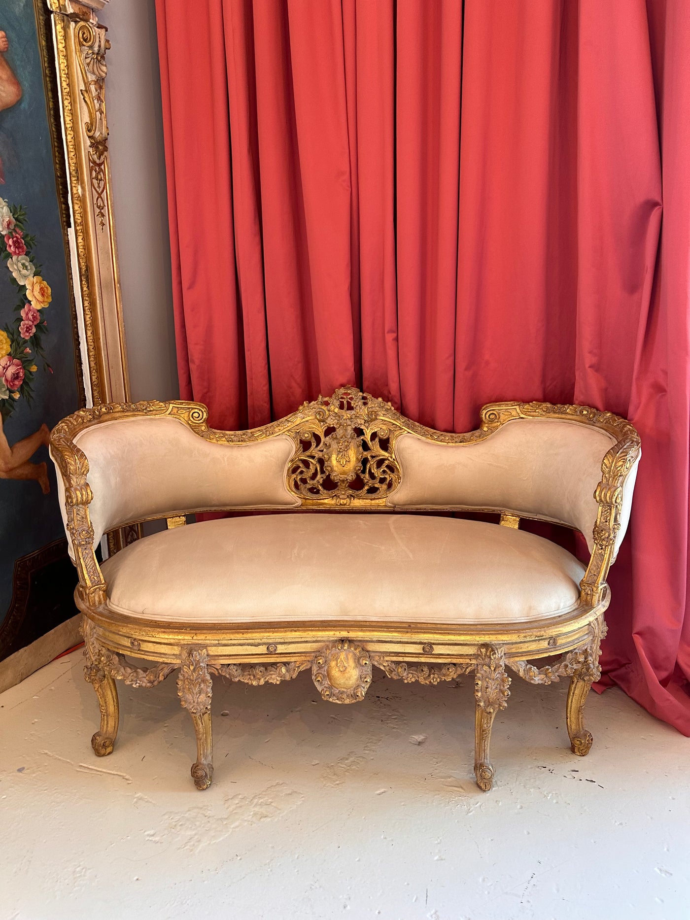 Louis XV Ornate Off White Velvet Settee