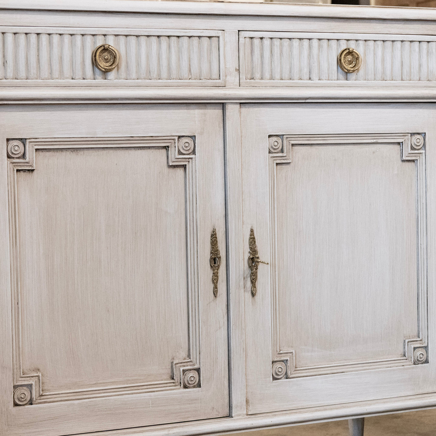 Swedish Sideboard in Antique White with Reeded Drawers & Cravings