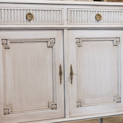 Swedish Sideboard in Antique White with Reeded Drawers & Cravings